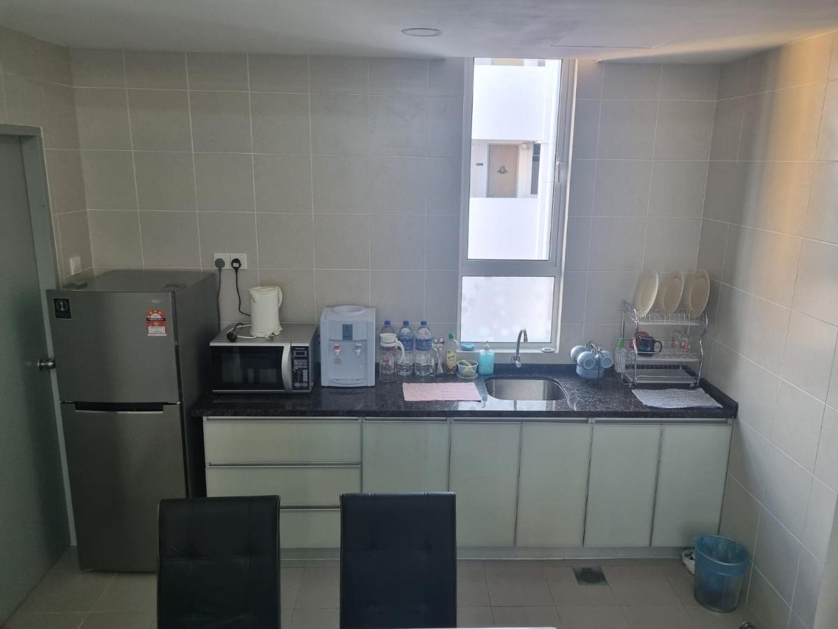Seaside Haven Homestay Seaview Unit With Pool Opposite Ktcc & Mayang Mall - Pangsapuri Ladang Tanjung كُوالا تيرينغانو المظهر الخارجي الصورة