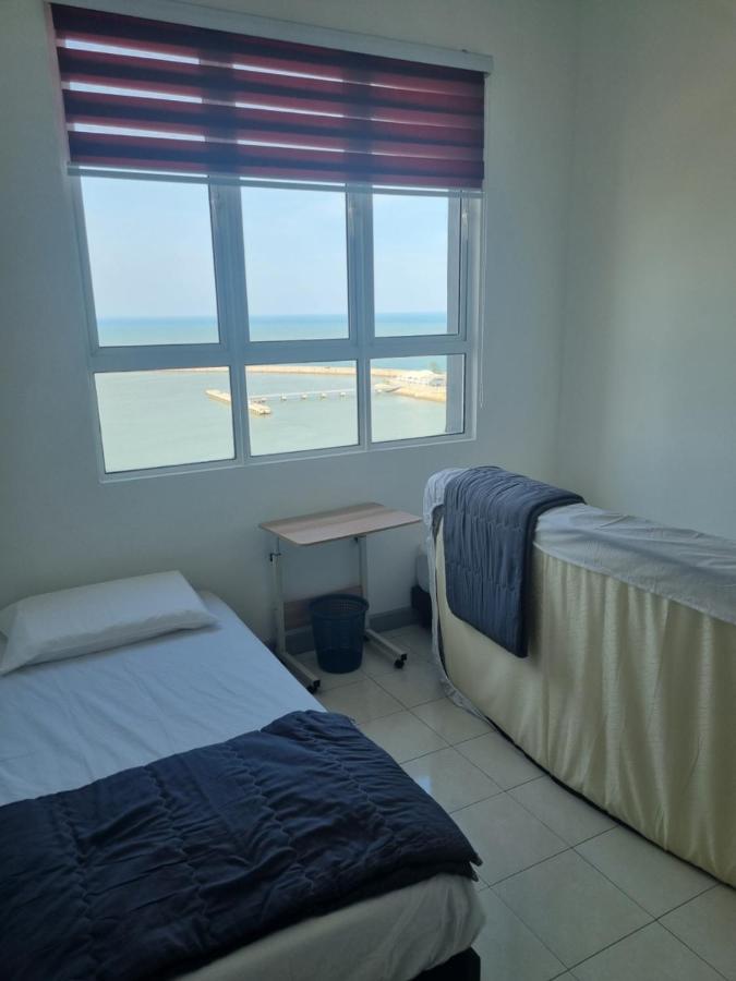 Seaside Haven Homestay Seaview Unit With Pool Opposite Ktcc & Mayang Mall - Pangsapuri Ladang Tanjung كُوالا تيرينغانو المظهر الخارجي الصورة