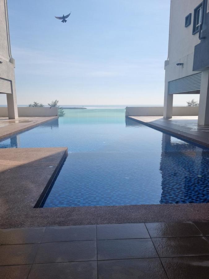 Seaside Haven Homestay Seaview Unit With Pool Opposite Ktcc & Mayang Mall - Pangsapuri Ladang Tanjung كُوالا تيرينغانو المظهر الخارجي الصورة