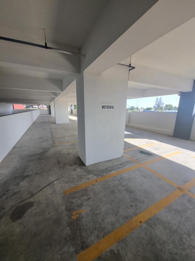 Seaside Haven Homestay Seaview Unit With Pool Opposite Ktcc & Mayang Mall - Pangsapuri Ladang Tanjung كُوالا تيرينغانو المظهر الخارجي الصورة